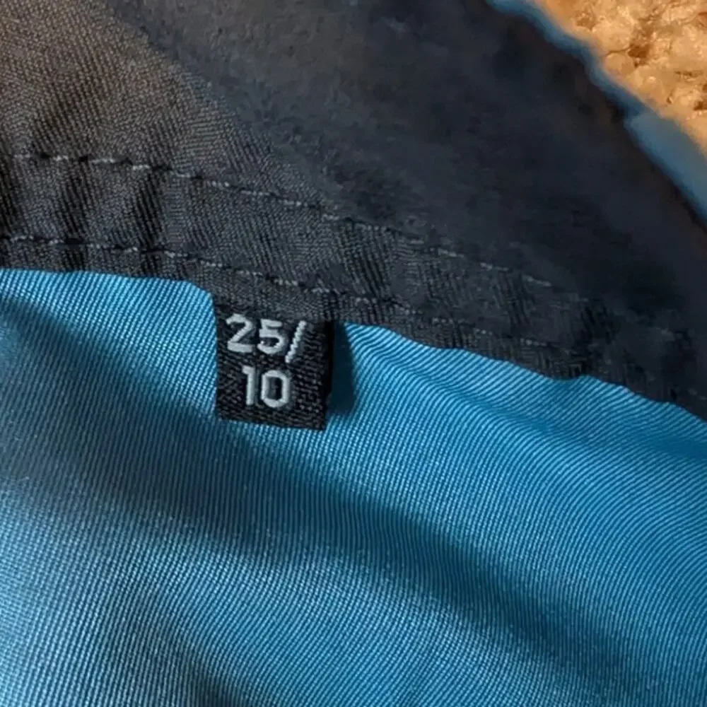 Quiksilver highline Boys swim trunks/board shorts, size 25 (10); Blue & Green